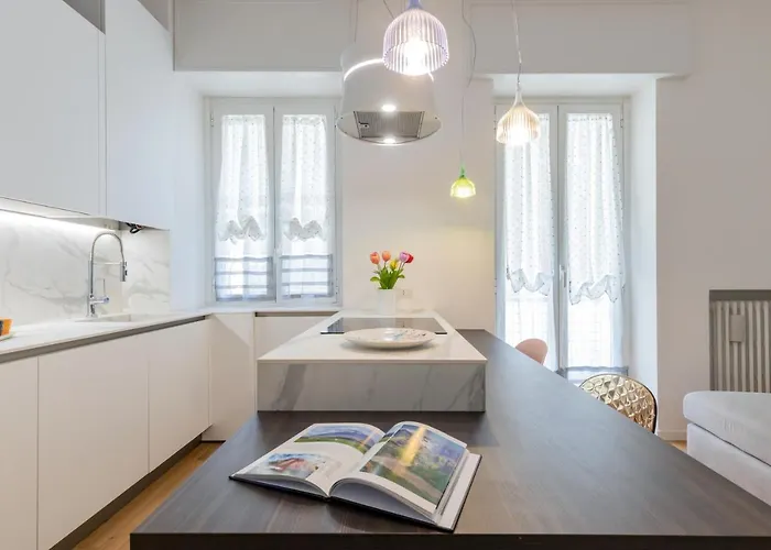 Design Premium In Center - Homeunity Apartment